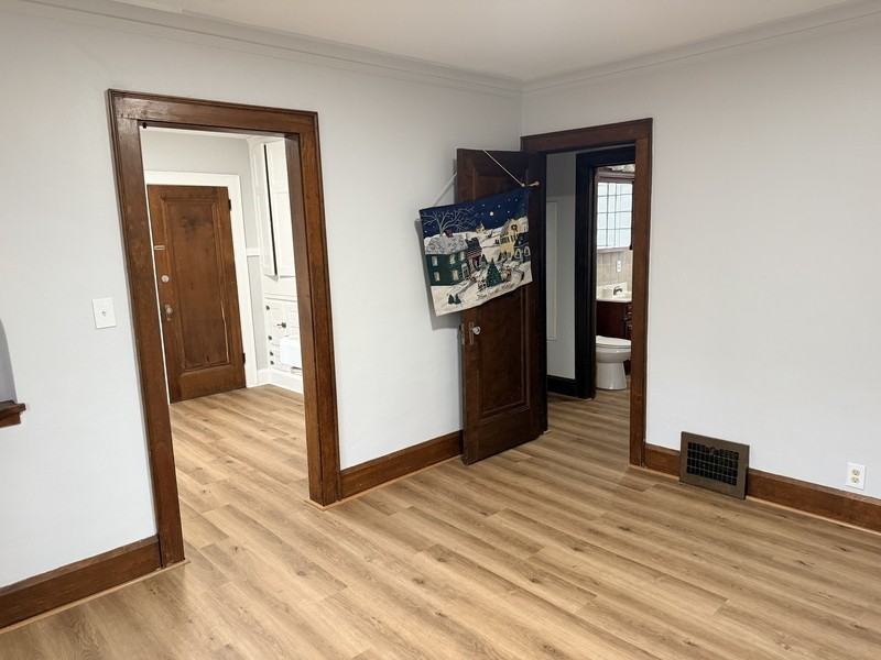 907 15th St - Photo 6 of 18