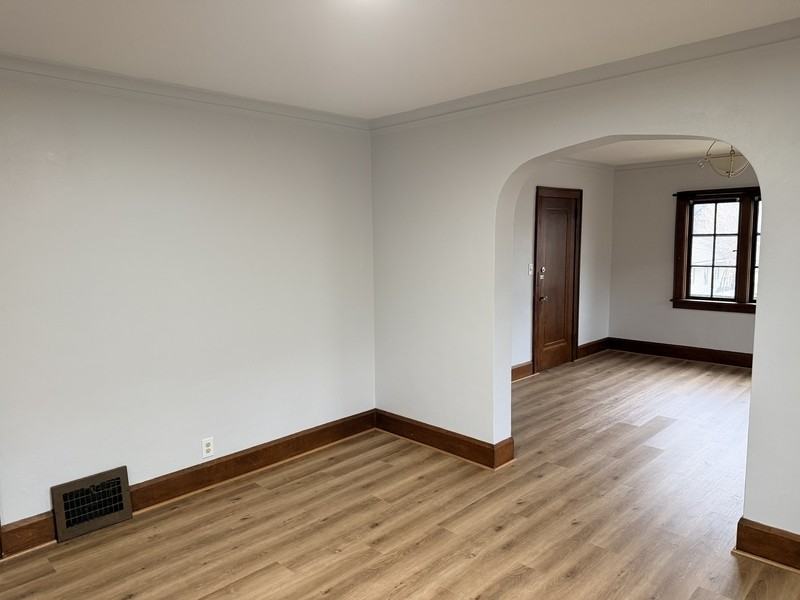 907 15th St - Photo 7 of 18