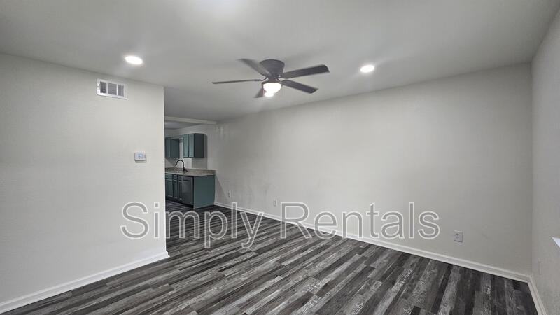 403 East Main Street - Photo 2 of 17