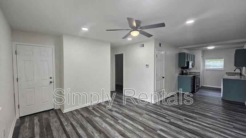 403 East Main Street - Photo 3 of 17