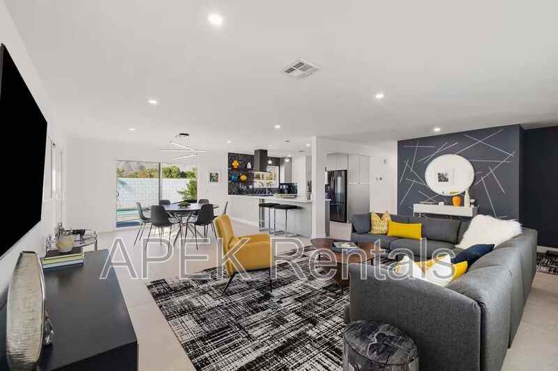 945 North Buttonwillow Circle - Photo 2 of 50