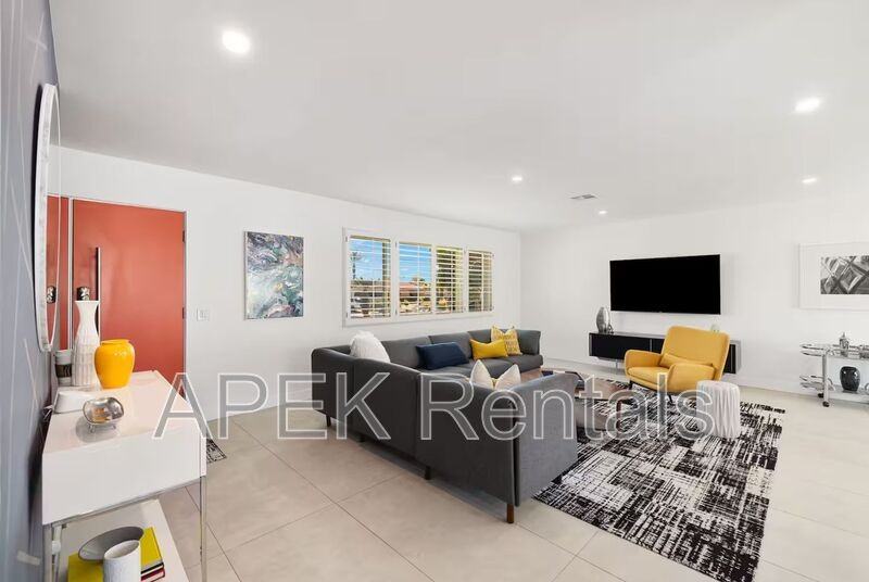 945 North Buttonwillow Circle - Photo 6 of 50