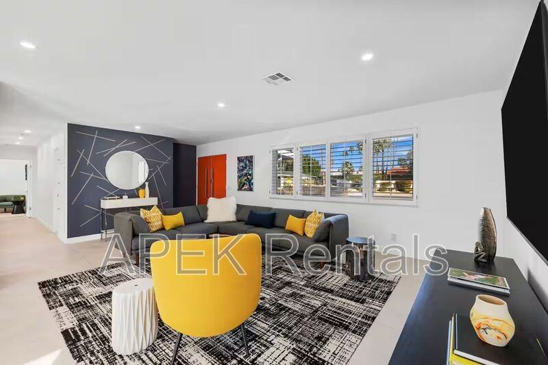 945 North Buttonwillow Circle - Photo 7 of 50