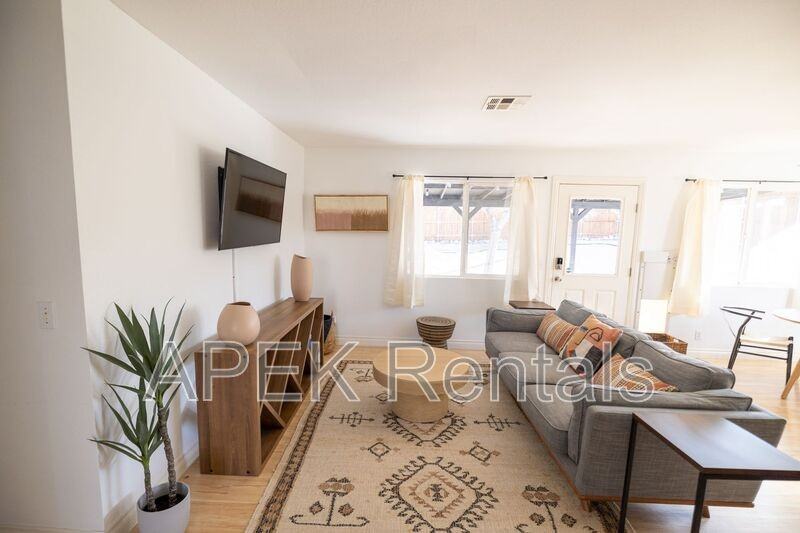 61493 Desert Air Rd - Photo 3 of 50