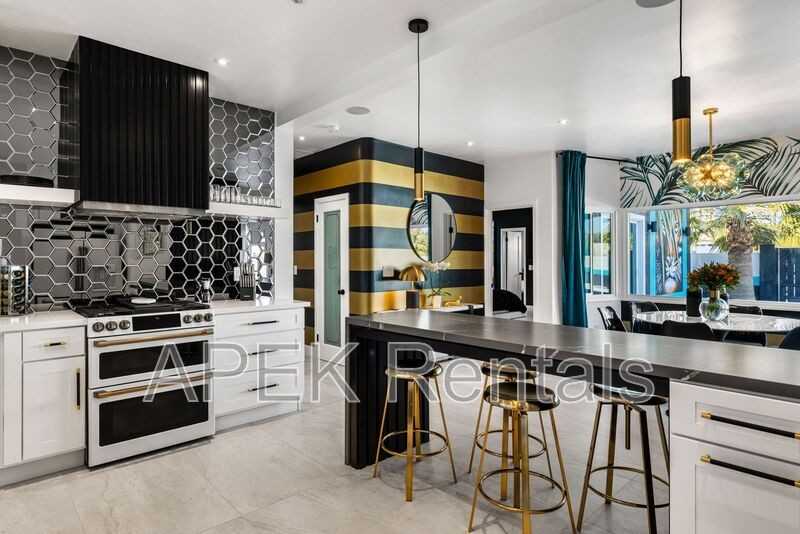 2325 N Girasol Ave - Photo 3 of 50