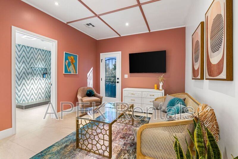 2325 N Girasol Ave - Photo 5 of 50