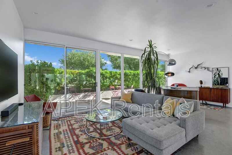 3133 North Sunnyview Drive - Photo 3 of 50