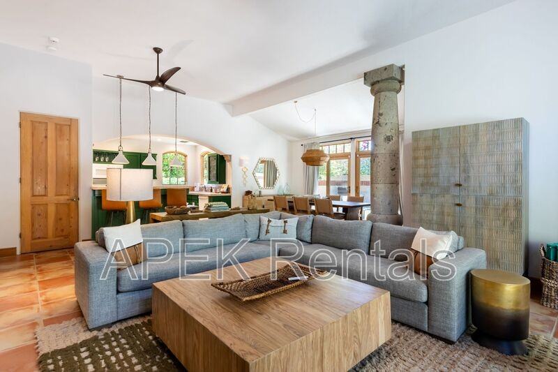 690 West Linda Vista Drive - Photo 2 of 37