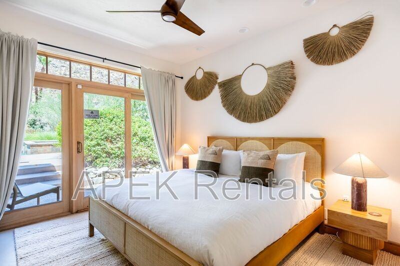 690 West Linda Vista Drive - Photo 3 of 37