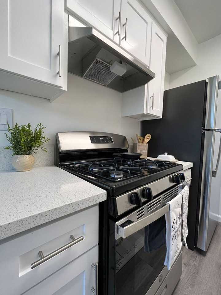 Ruther Apartments - Photo 2 of 8