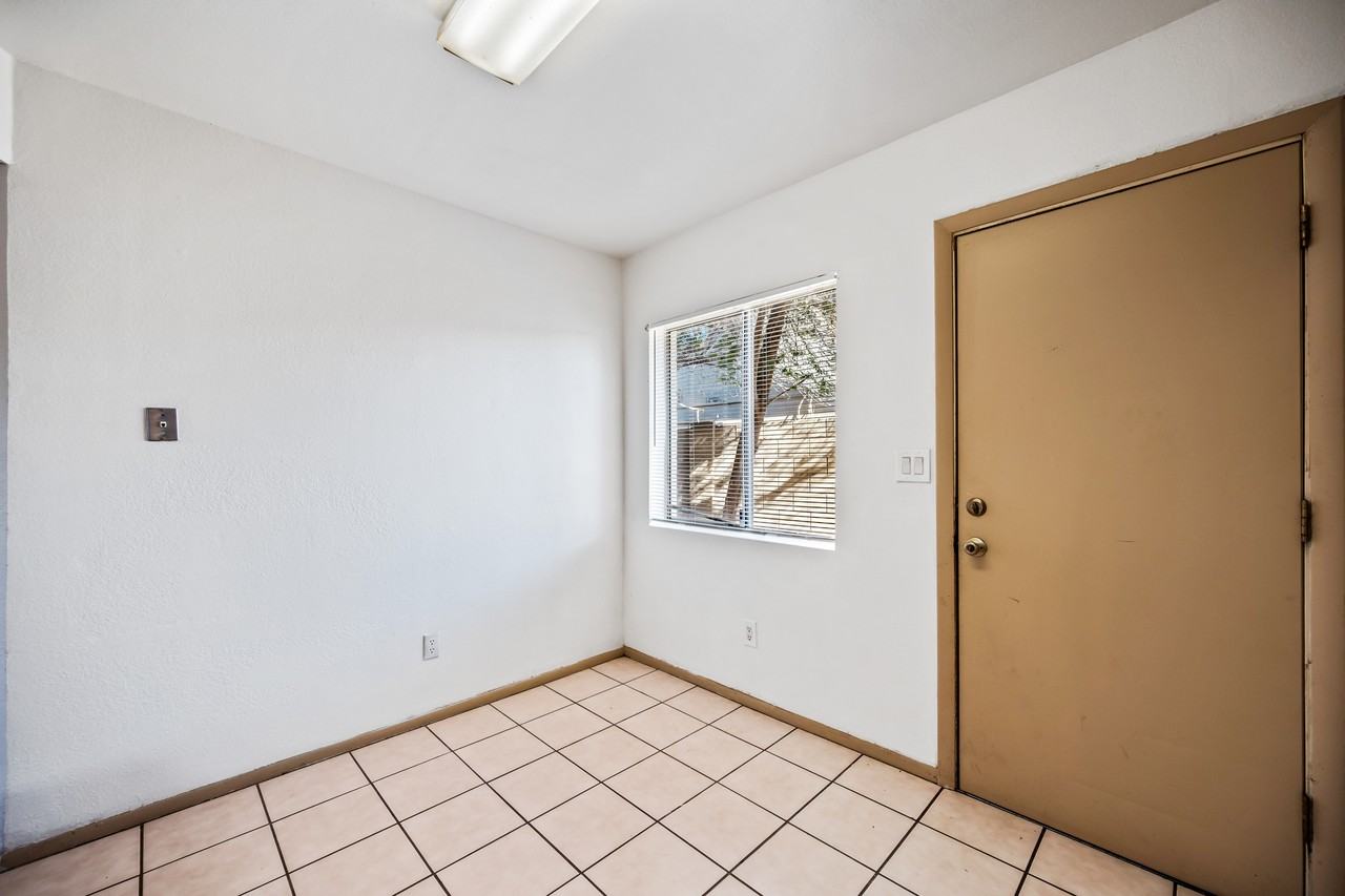 336 West 5th Place - Photo 6 of 11