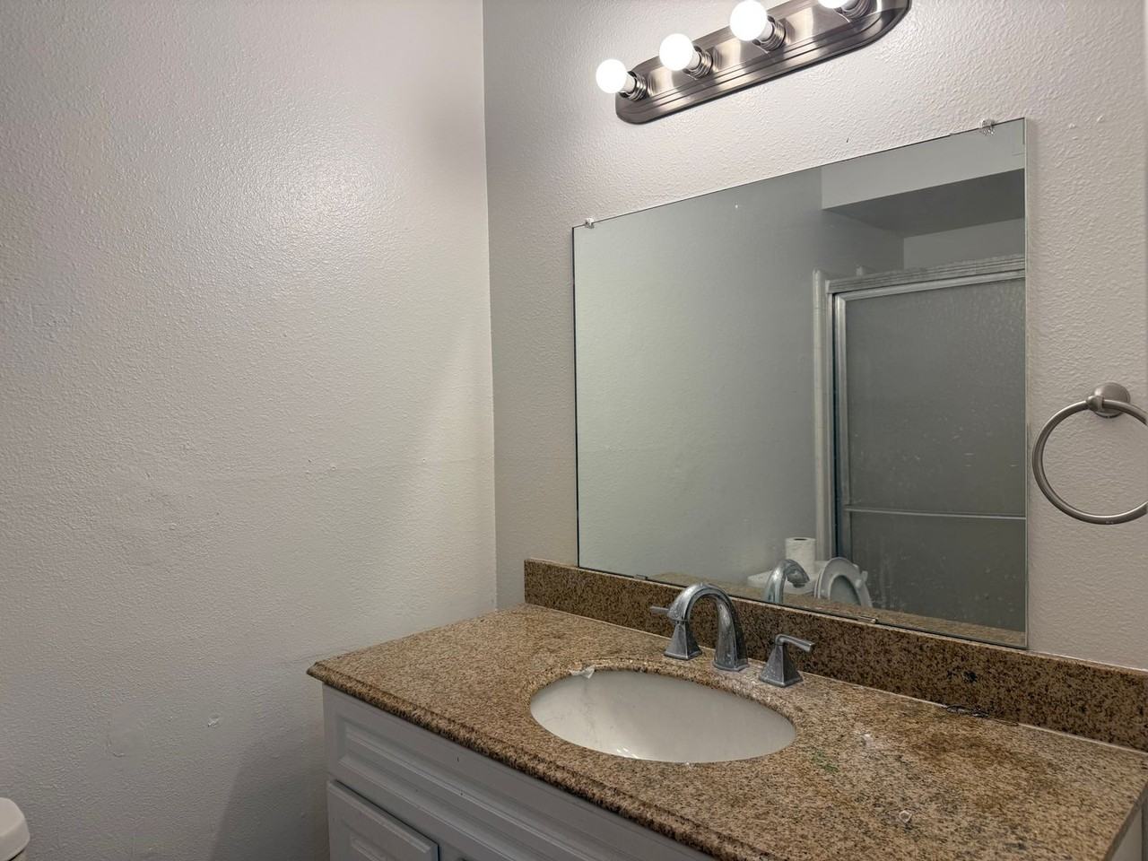 503 E Loyola Dr - Photo 5 of 19