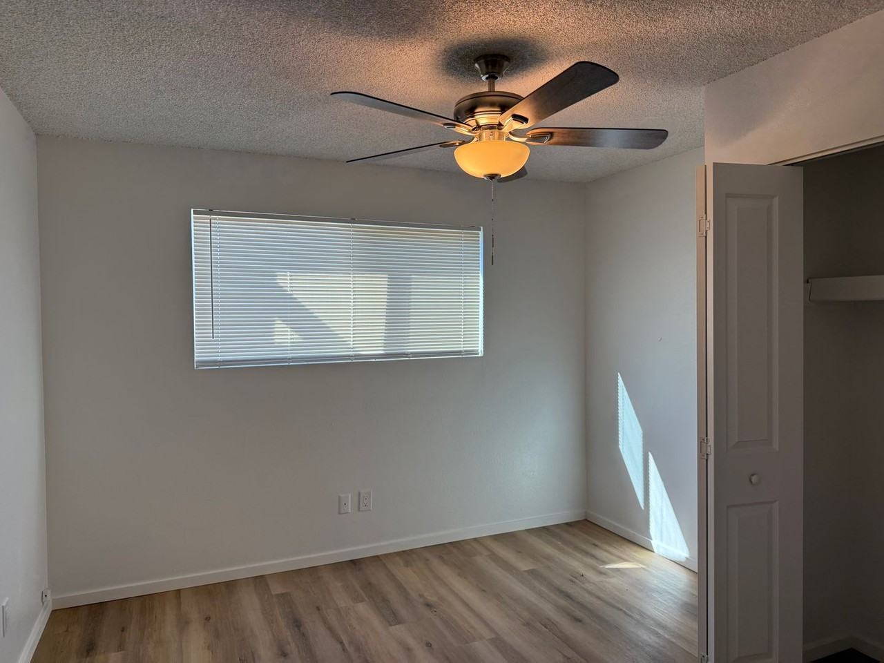 503 E Loyola Dr - Photo 7 of 19