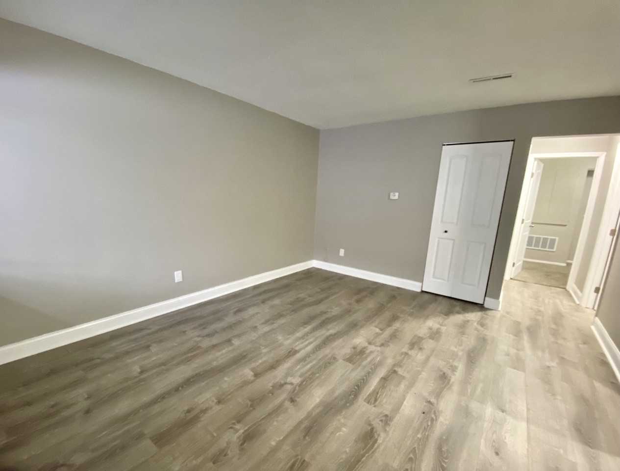 2595 Terrace Avenue - Photo 2 of 12