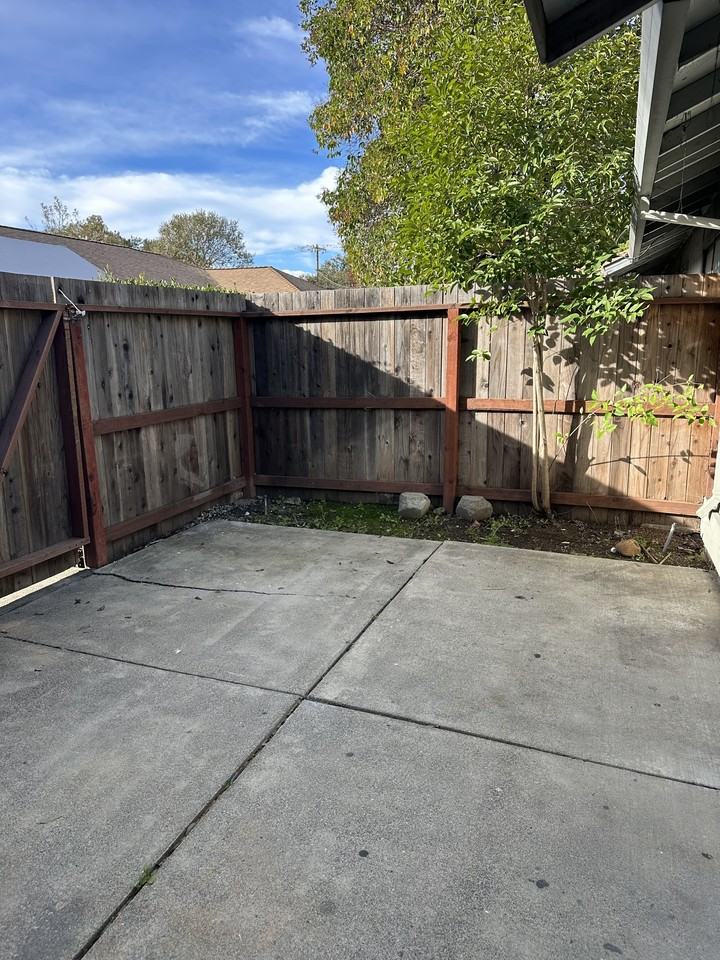 2102 Corby Avenue - Photo 2 of 14