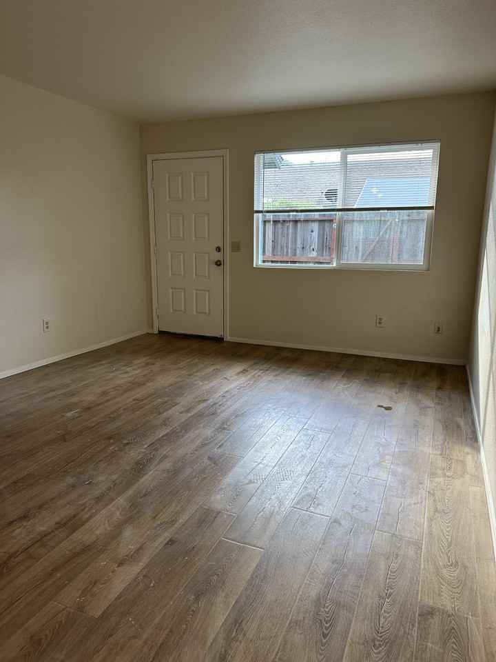 2102 Corby Avenue - Photo 3 of 14