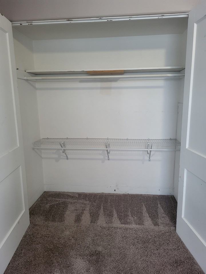 738 State St - Photo 2 of 10