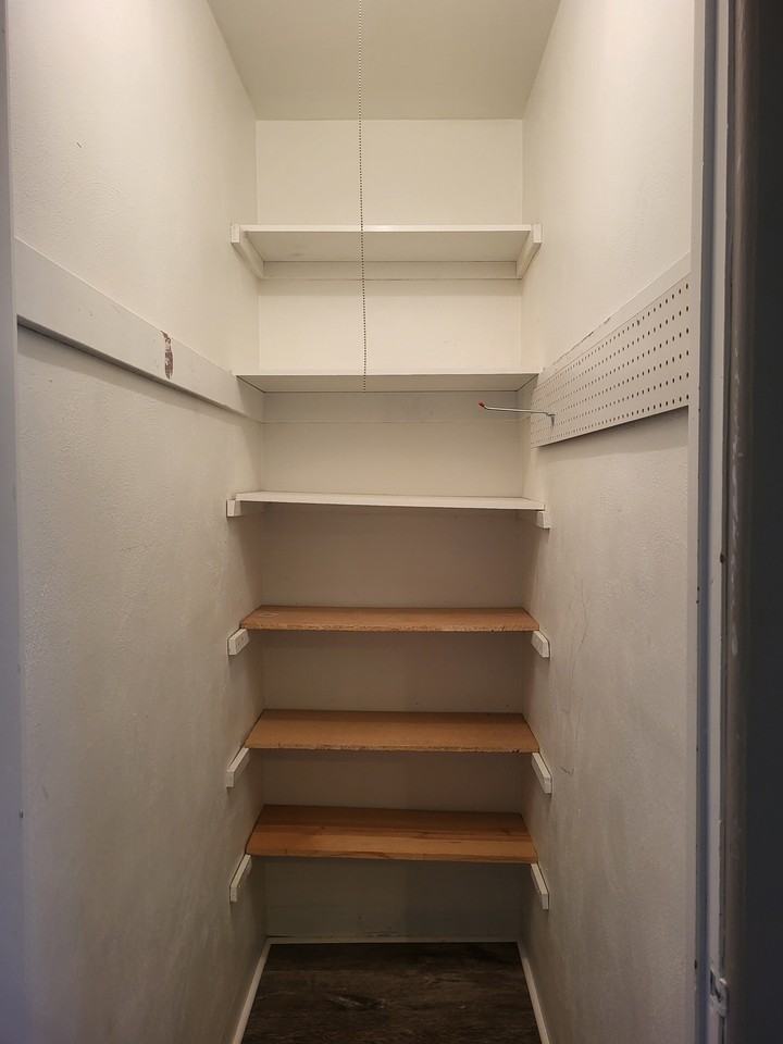 738 State St - Photo 7 of 10