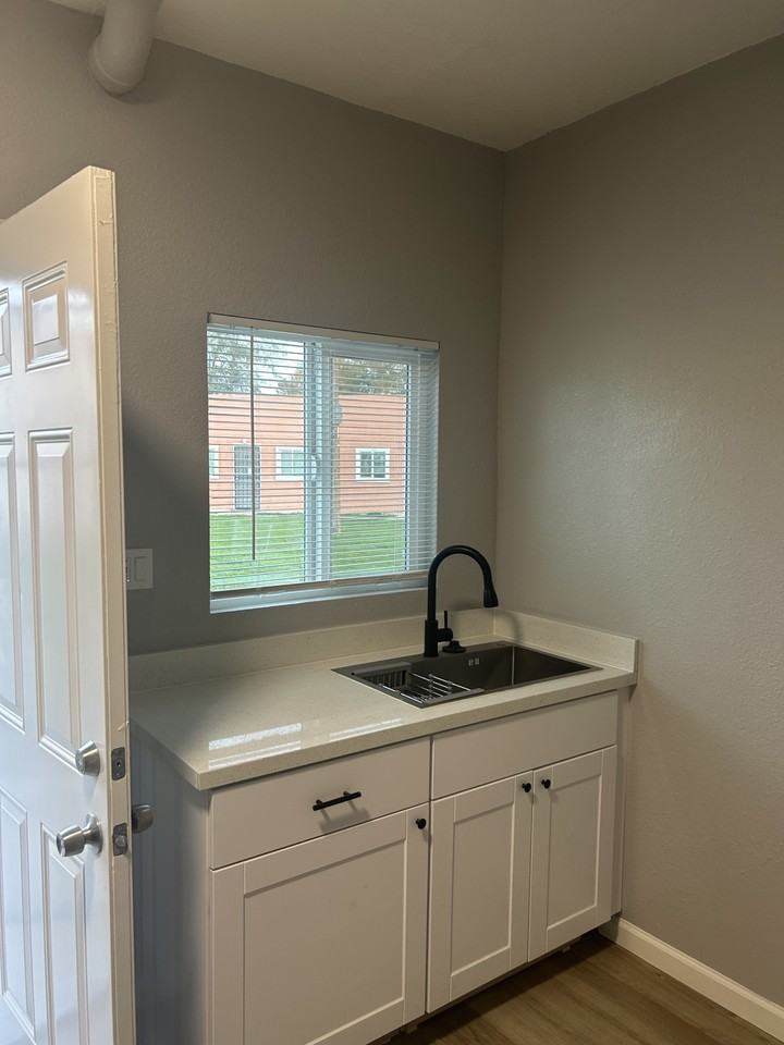 430 South Washington Street - Photo 2 of 10