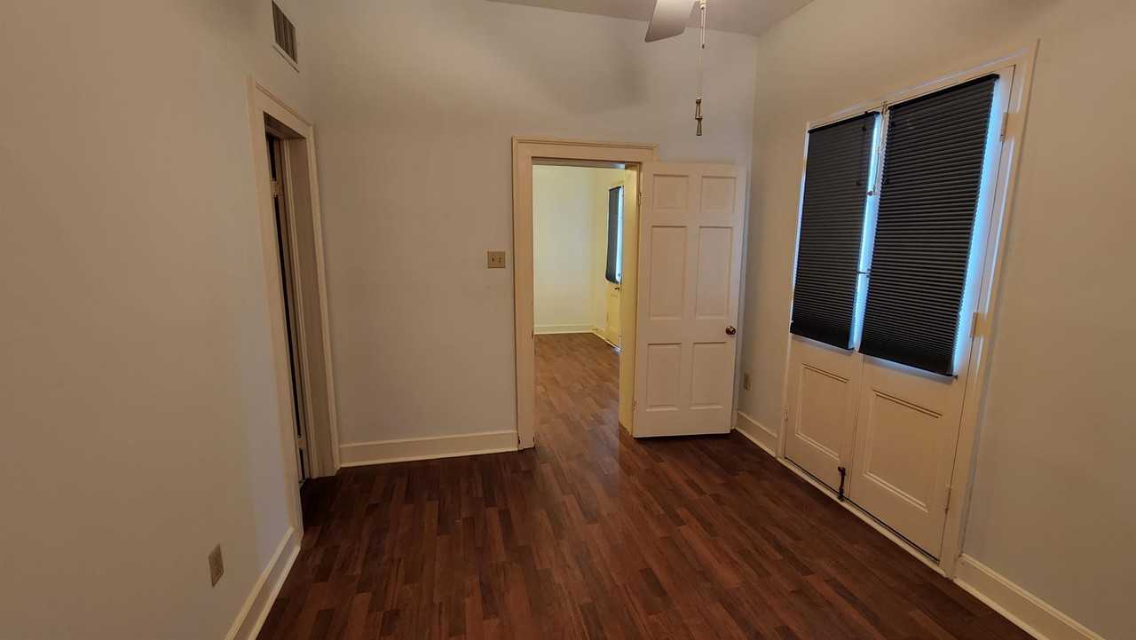 922 St. Louis Street - Photo 4 of 6