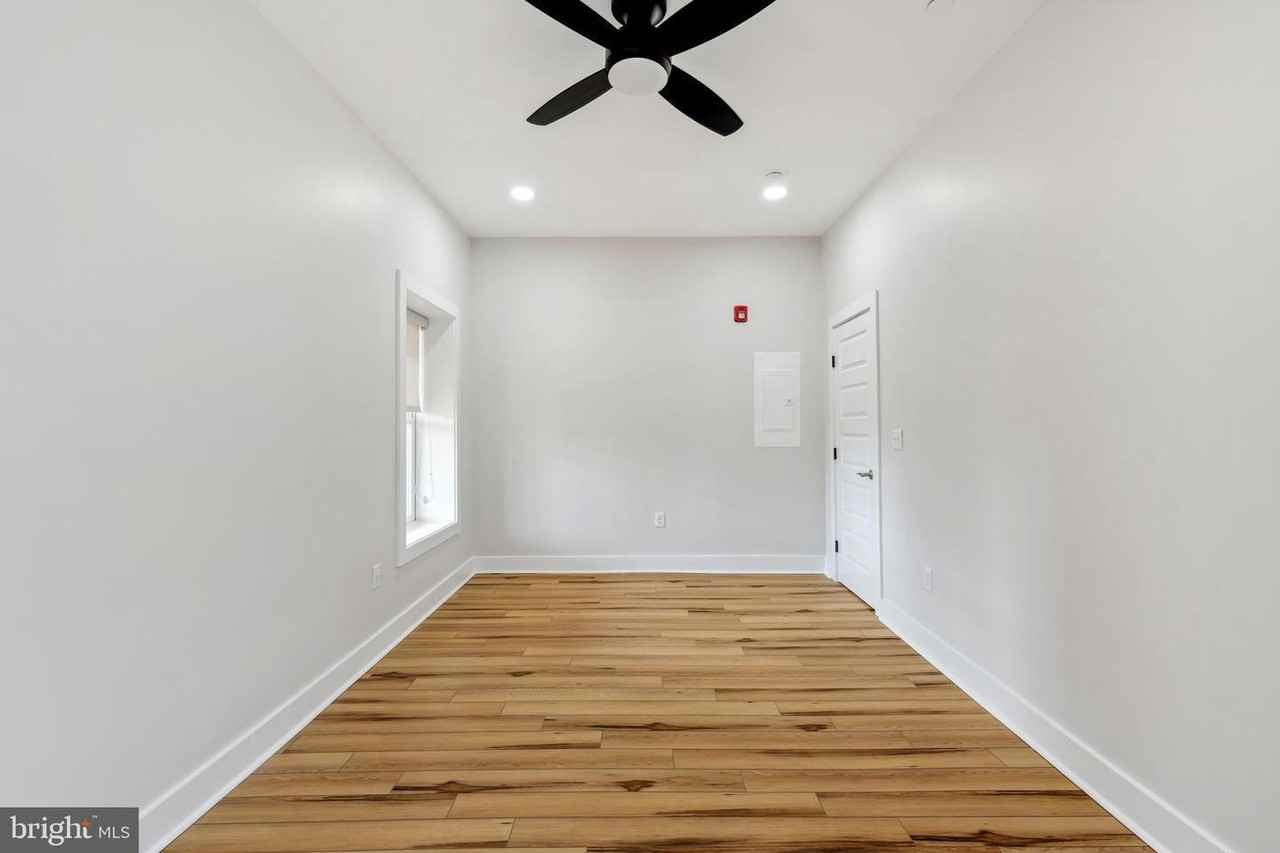 515 East Washington Street - Photo 7 of 17