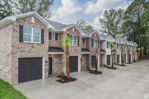 featured image of 421 Wren Crest Ln