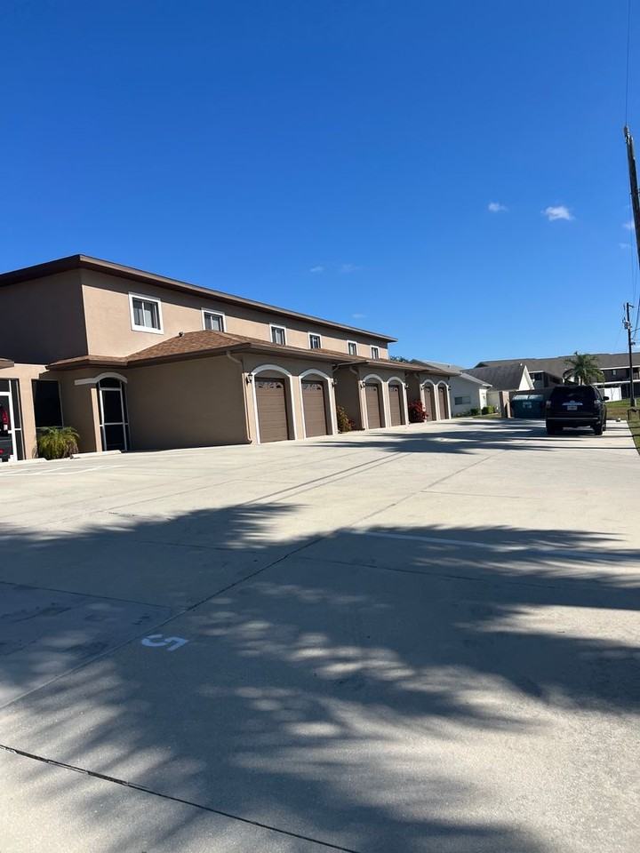 1315 Southwest 47th Terrace - Photo 7 of 50