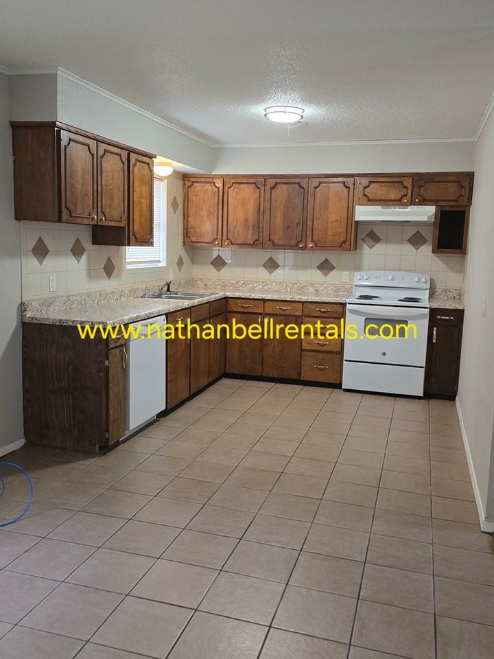 2485 Cypress Drive - Photo 2 of 18