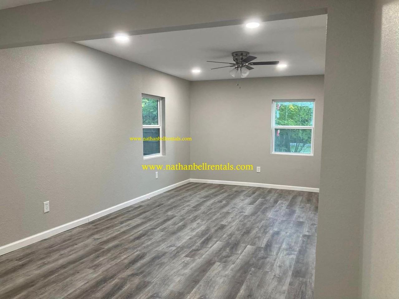 1295 15th St Se - Photo 3 of 8