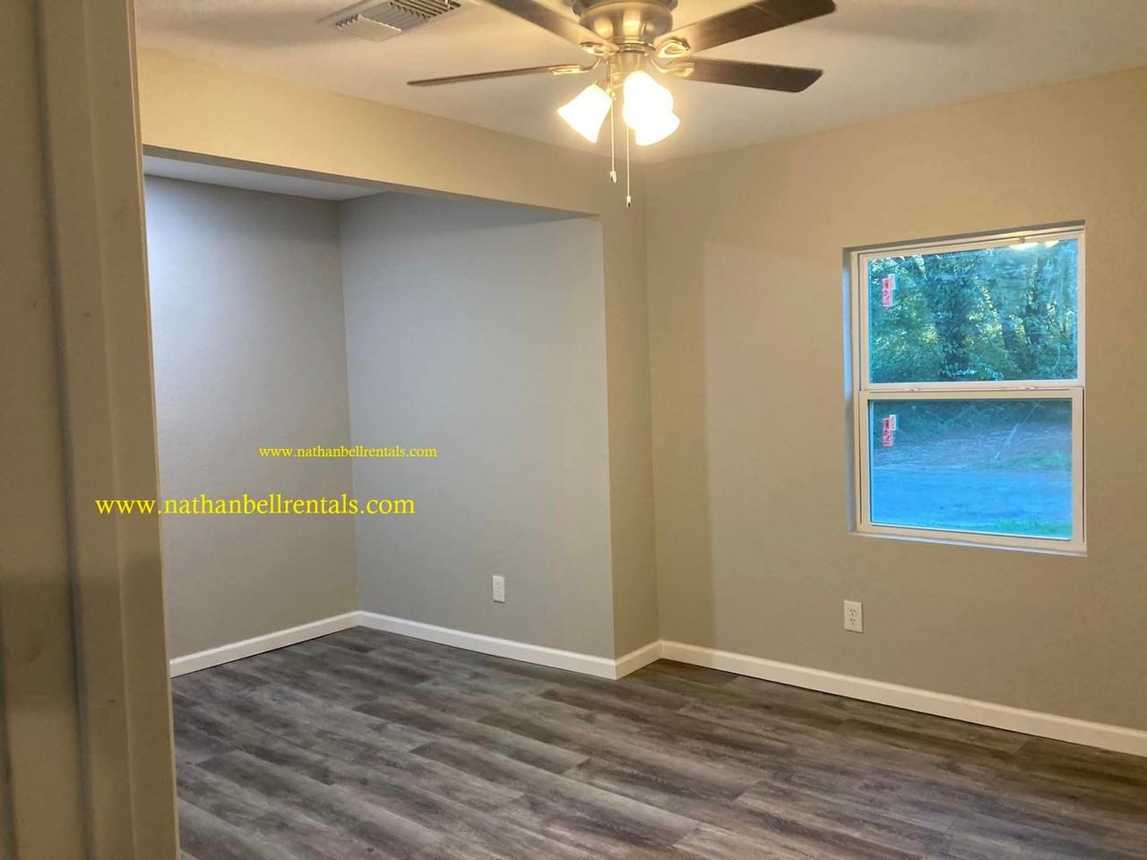 1295 15th St Se - Photo 5 of 8