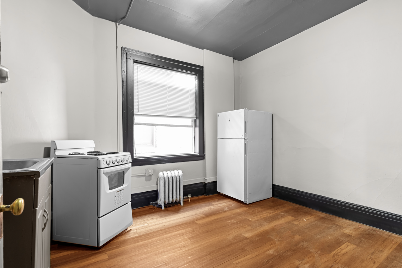 Howard Street Apartments - Photo 3 of 16