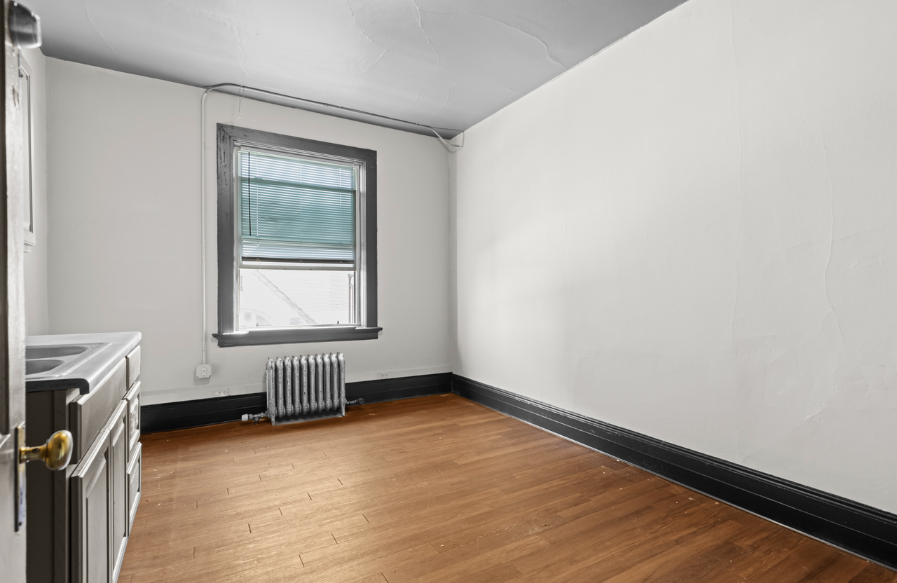 Howard Street Apartments - Photo 4 of 16