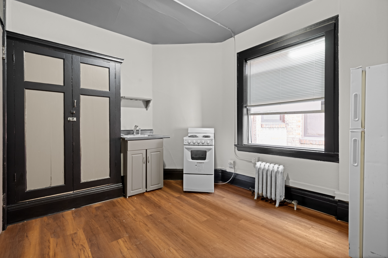 Howard Street Apartments - Photo 5 of 16