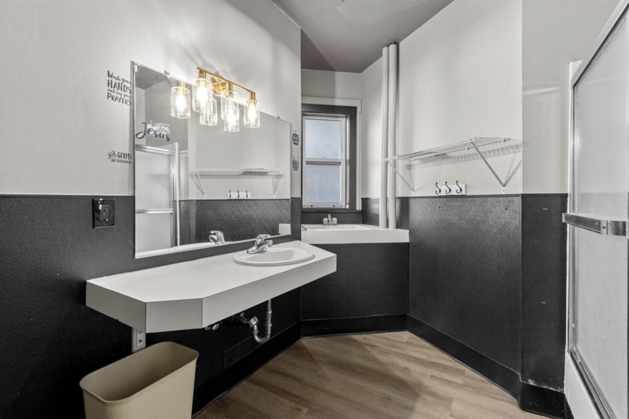 Howard Street Apartments - Photo 6 of 16