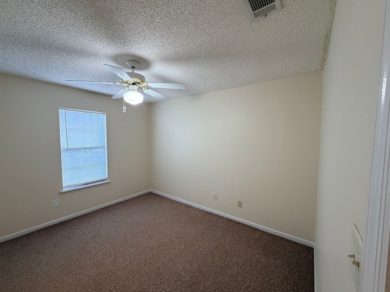 377 Pinedale Cir - Photo 6 of 25