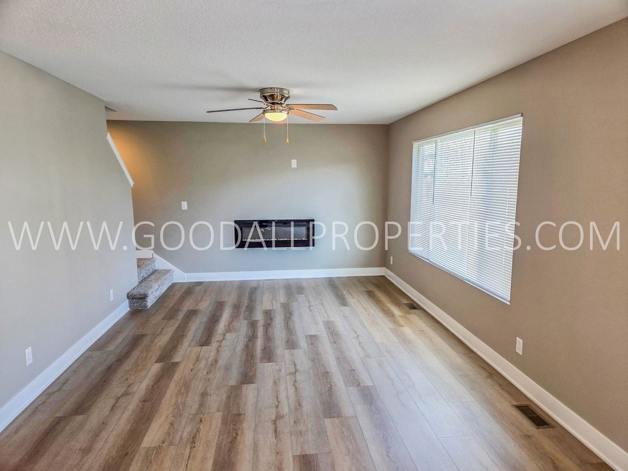 425 Se Waco Pl - Photo 4 of 20