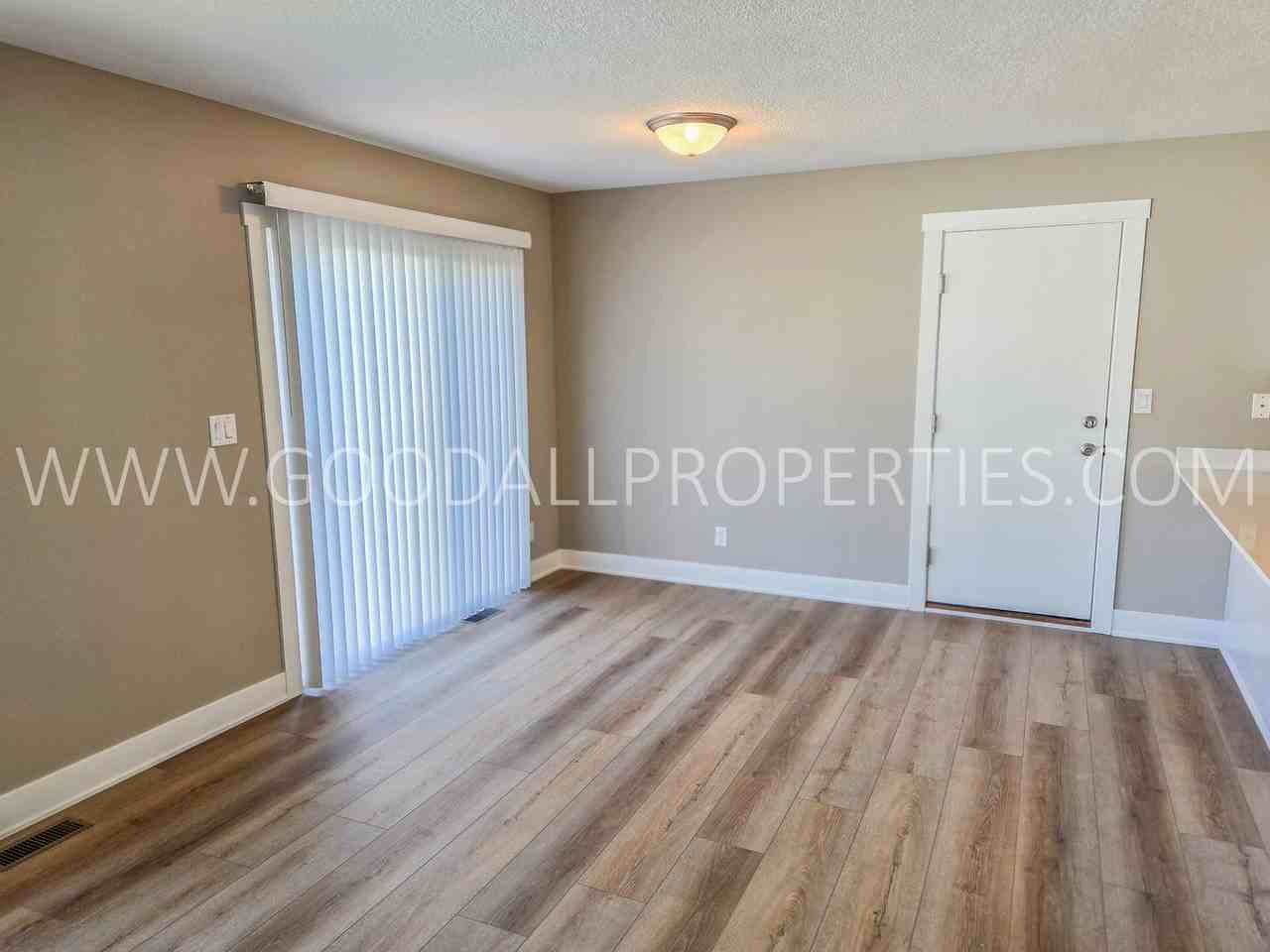 425 Se Waco Pl - Photo 5 of 20