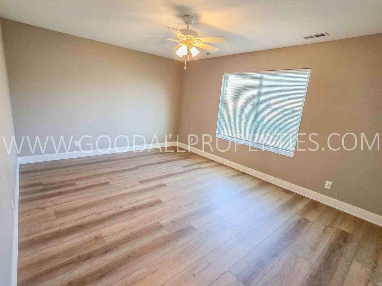 425 Se Waco Pl - Photo 7 of 20