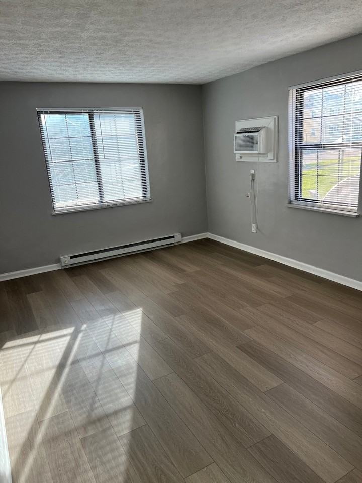 545 Telford Ave #B - Photo 6 of 6