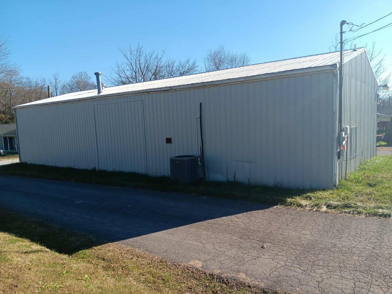 115 London Avenue - Photo 2 of 13