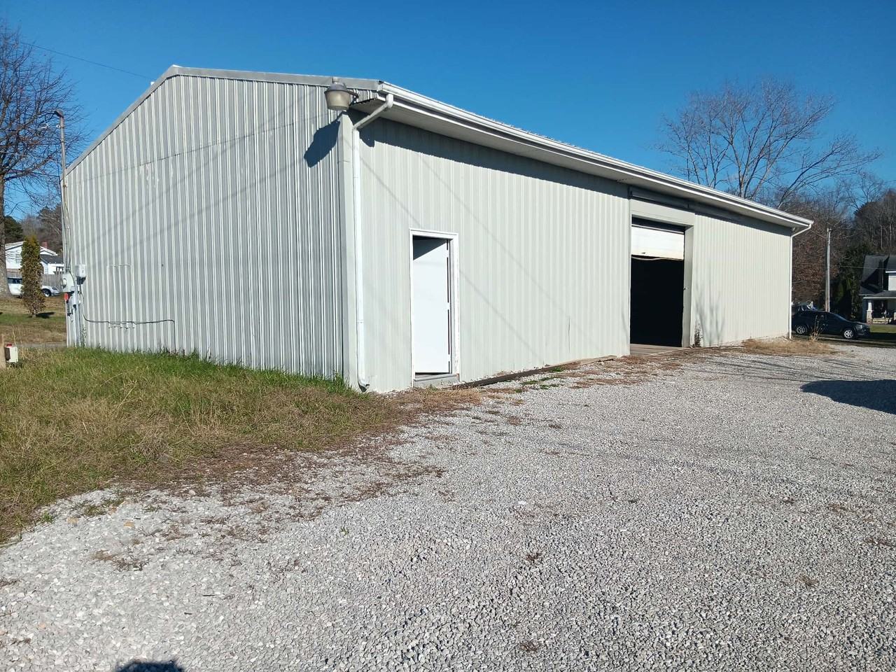 115 London Avenue - Photo 3 of 13