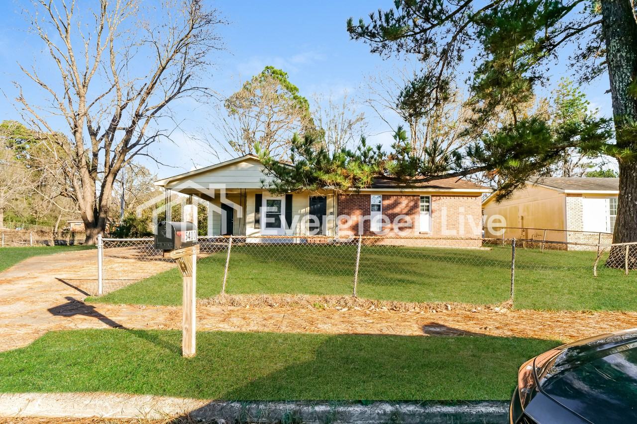 5410 Cedar Bluff Dr - Photo 2 of 16