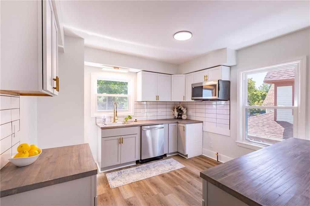 567 Hayward Ave - Photo 3 of 19