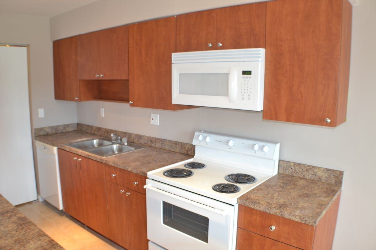 835 Southwest 14th Street - Photo 5 of 17