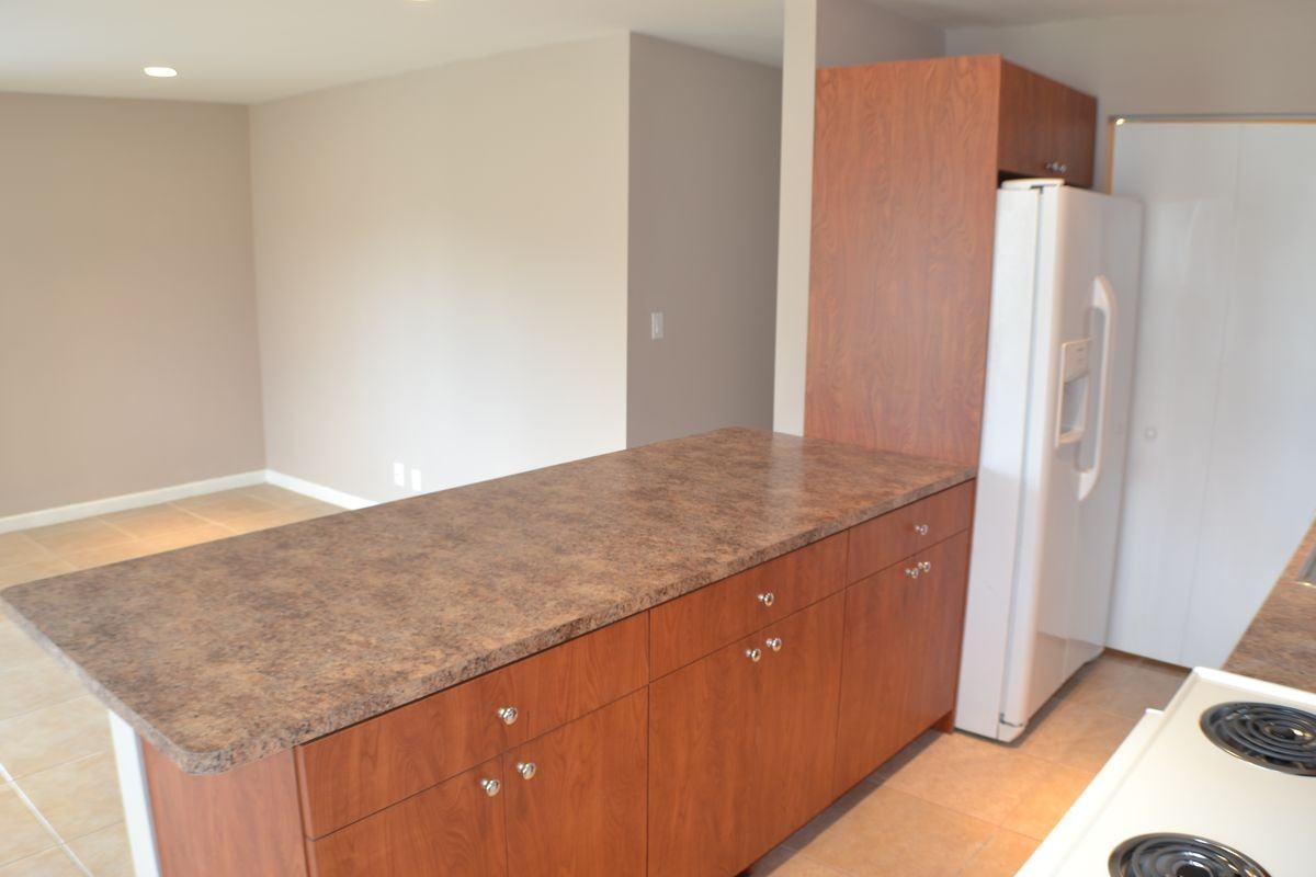 835 Southwest 14th Street - Photo 6 of 17