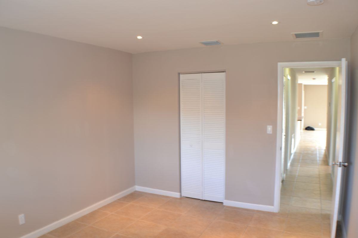 835 Southwest 14th Street - Photo 7 of 17