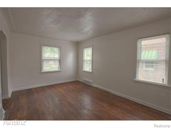 12648 Mettetal St - Photo 3 of 6