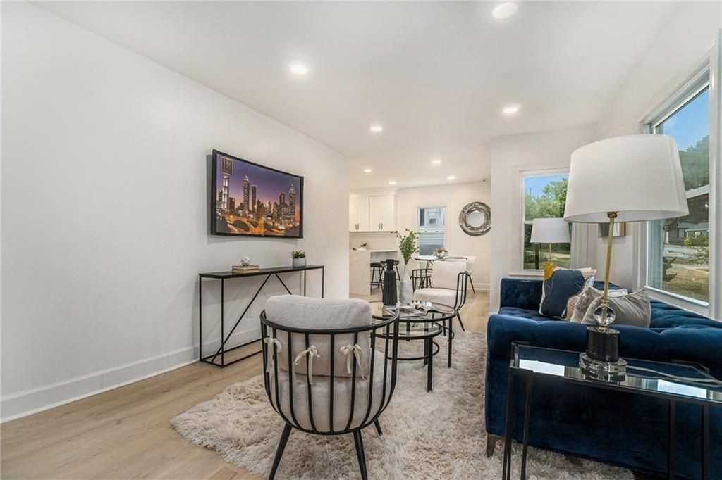 2539 Glendale Circle - Photo 3 of 16