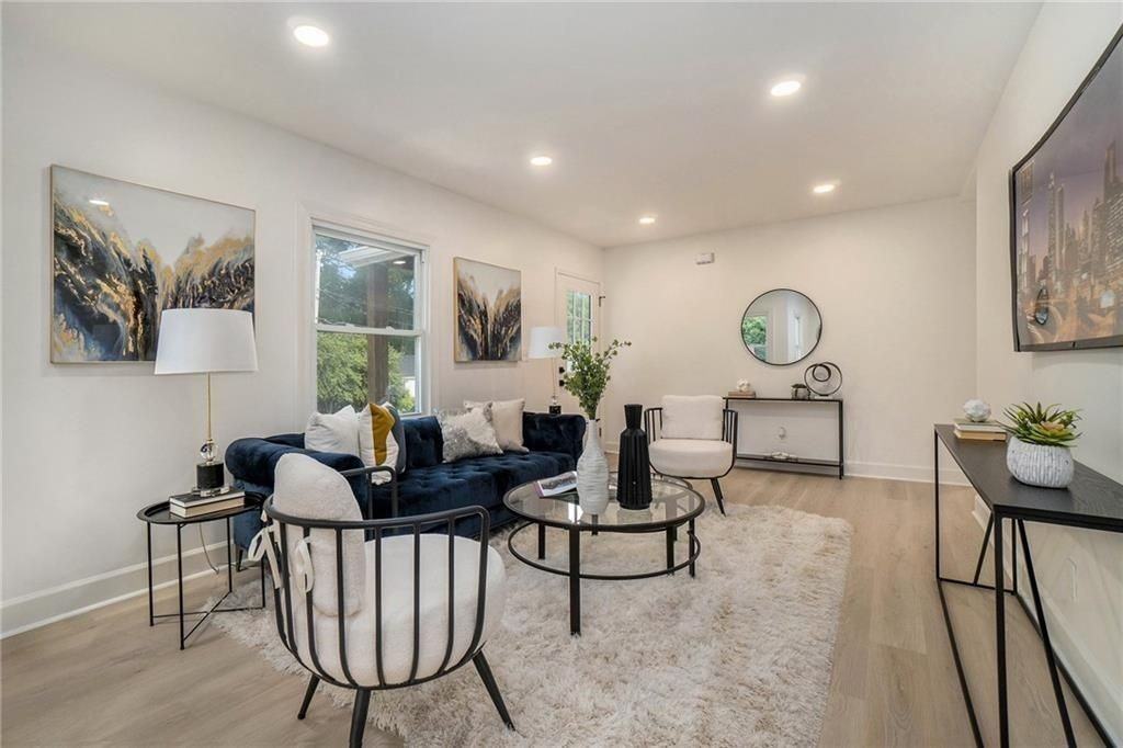 2539 Glendale Circle - Photo 5 of 16