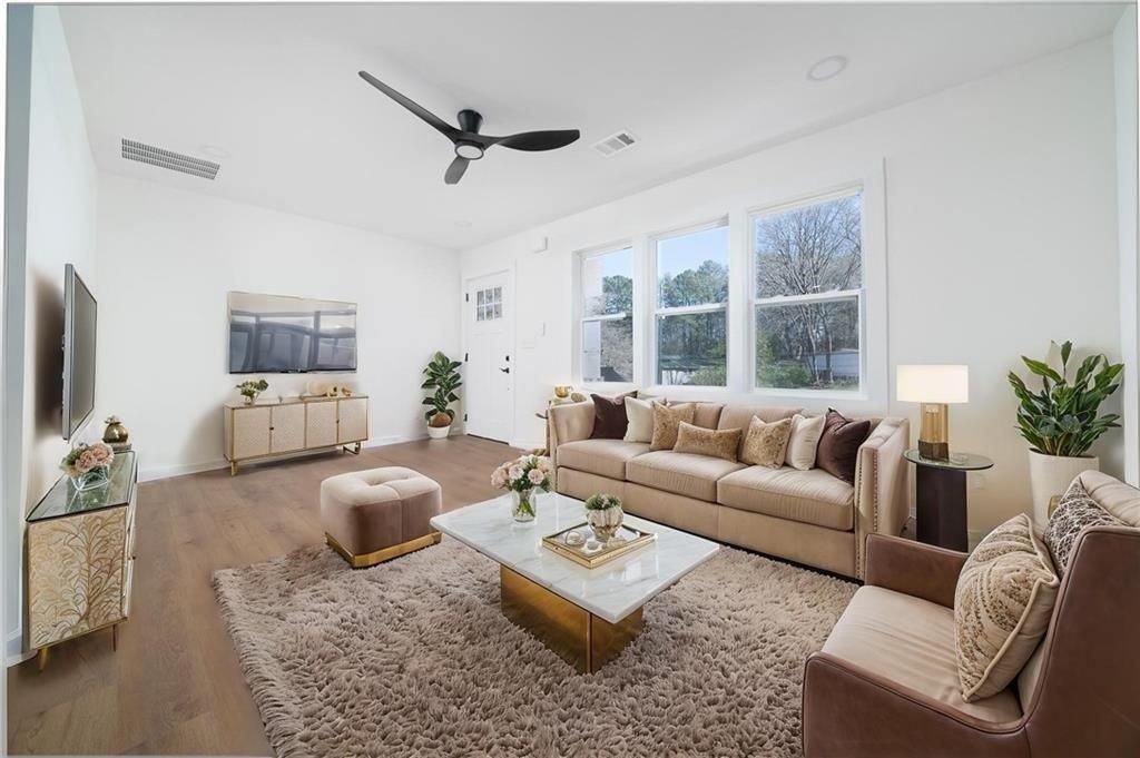 2215 Gordon Circle - Photo 2 of 6